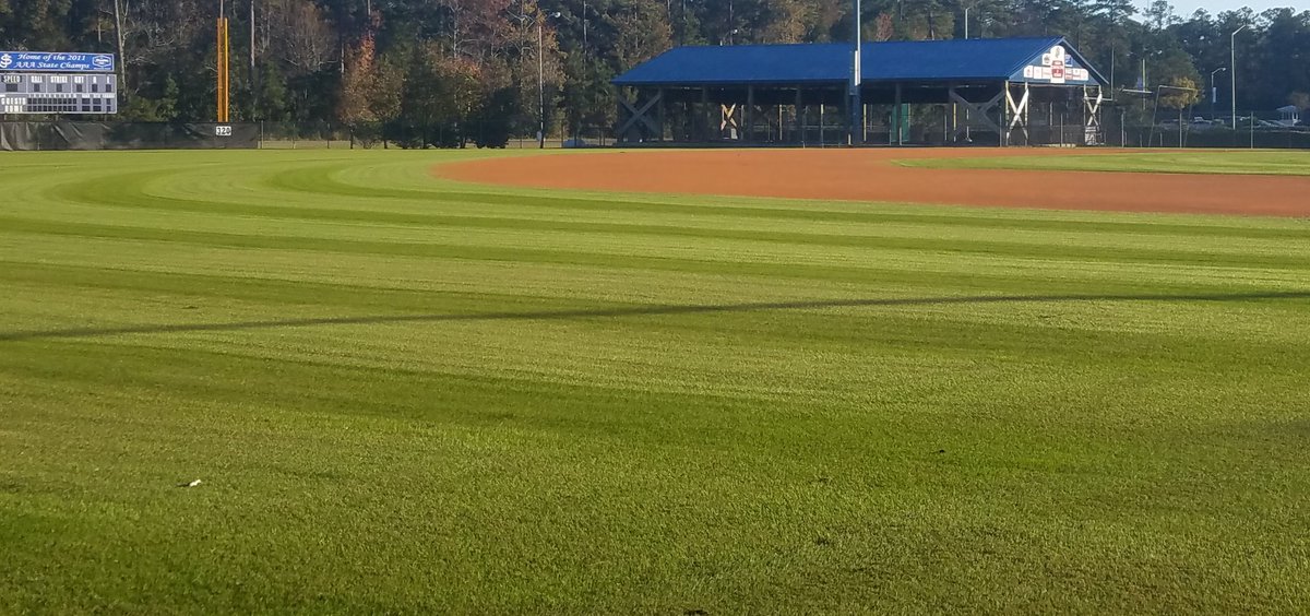 rcentracchio's tweet photo. First winter rye grass mow https://t.co/IOBf4Itgyy