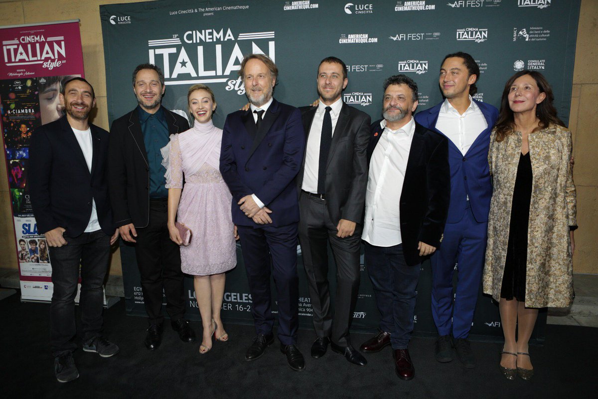 CineItaliaStyle's tweet photo. Lunghi applausi per la première di A Ciambra che ha inaugurato a #Hollywood la 13.ma edizione di #CIS2017 #JonasCarpignano @SidGrauman @AmericanFilm @suite19pr @LauraDelliColli #CormanniEleonora @LuceCinecitta https://t.co/3evL6vo6tV https://t.co/iXiyeBkcWo