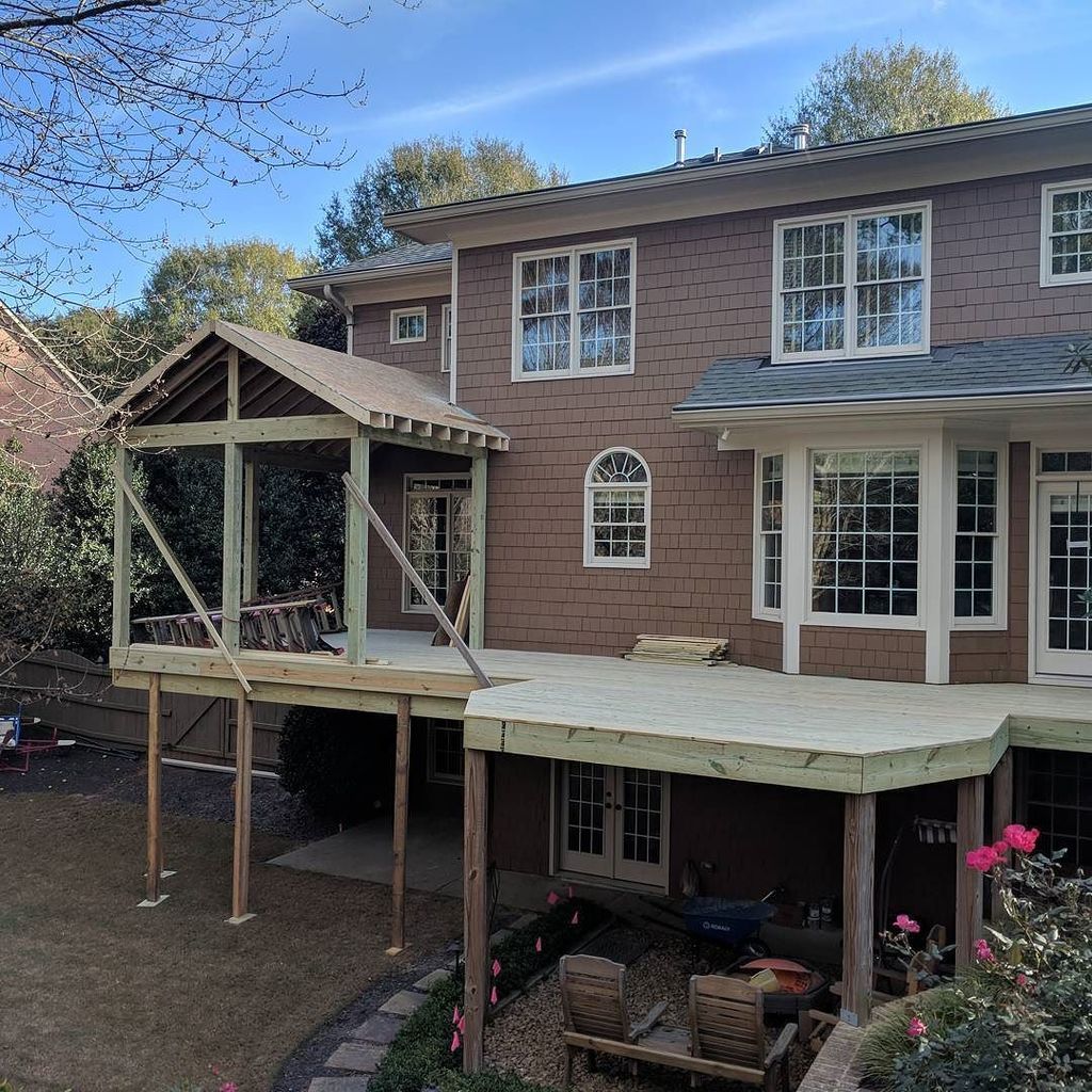 LTDecks's tweet photo. This porch project is coming along nicely. Roofer should be here in the morning. Just in time too because rain will be moving in by tomorrow evening. Always love being able to get a project like this dried in before any rain hits it.
#ltdecks #covereddec… https://t.co/LaaaWuCV2W https://t.co/mIt0RZLclZ