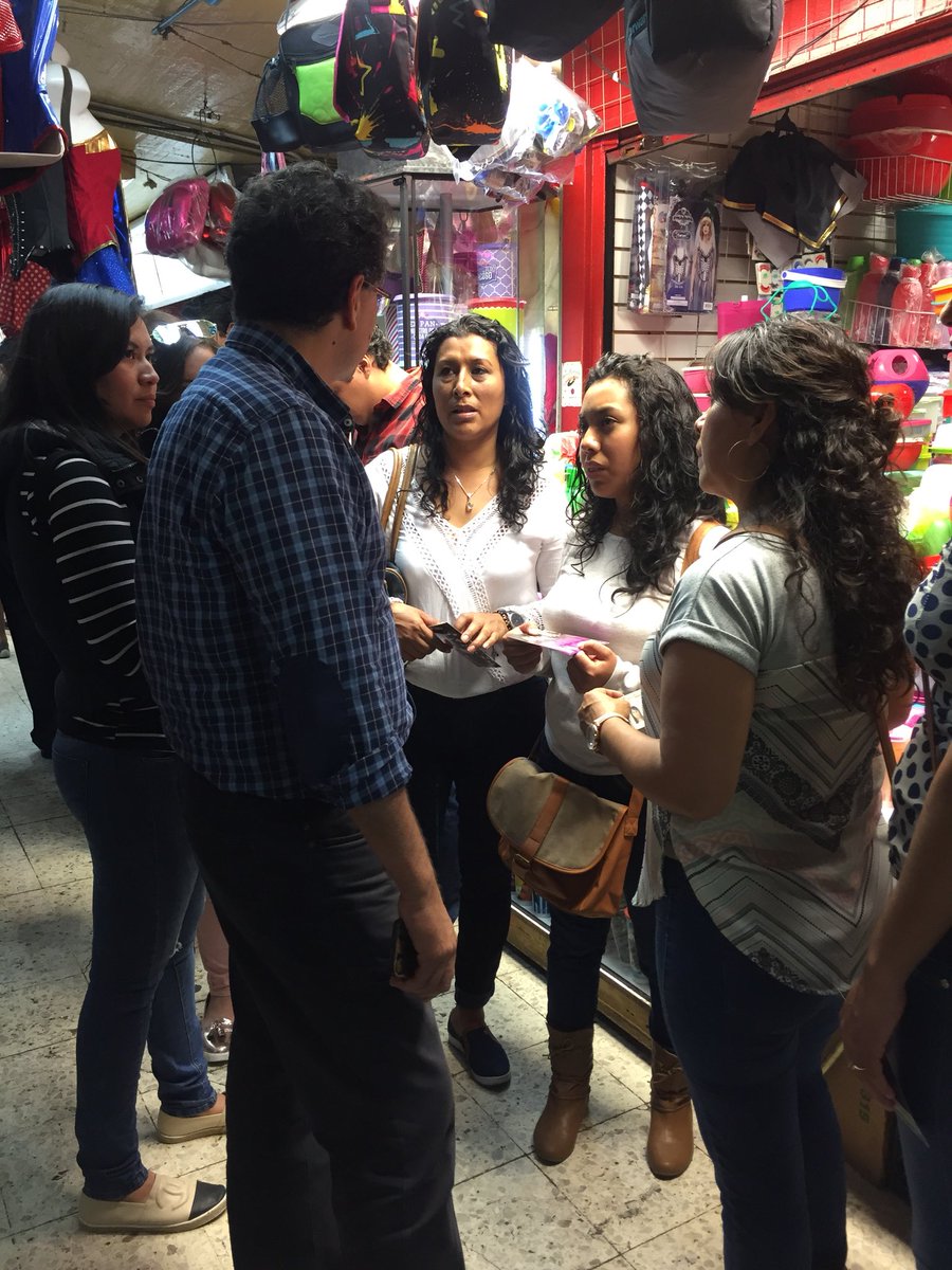 KmargoAlejandra's tweet photo. #MXQmerecemos  @RiosPiterJaguar / Recaudando firmas para la boleta! https://t.co/p9AHe0qSYf