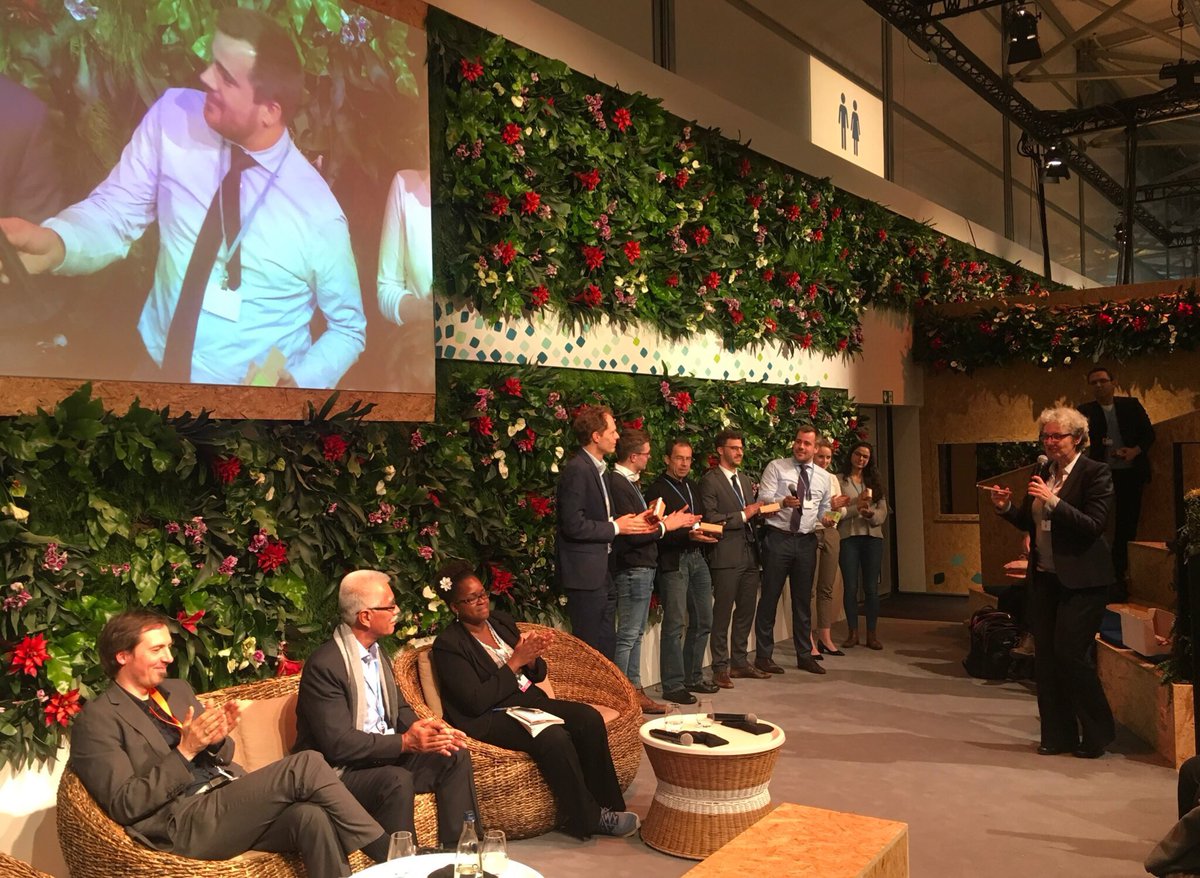 dawnbazely's tweet photo. My favourite space in the #BonnZone was the #TalanoaSpace with its living wall of tropical plants.
Here’s the team that designed the @TalanoaS.
But, it was tough to pick a favourite spot at #COP23. https://t.co/Oj3djbQUZI