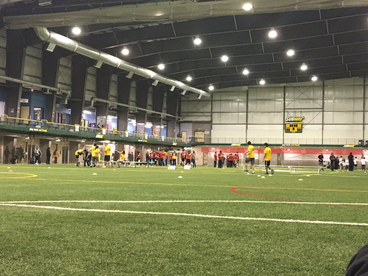 erikaarayyo's tweet photo. Had a lot of fun today volunteering at Co-Op Ed Handball Tournament at U of M !! #CIP #wpcLrsd @avekisil @ErikaLainen15  @CarlaAllan1 https://t.co/FgmMTSEnQm