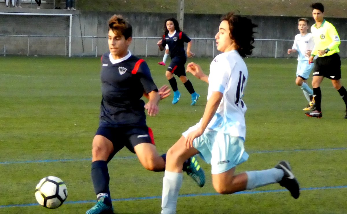 jesusbernalgome's tweet photo. Fotos 3/5 del partido de Liga Comarcal de Fútbol @Gdecaranza - @scdr_animas 17-11-2017  *  Todas las fotos en éste enlace https://t.co/hRY7eoB9ef https://t.co/OyWSjS8BUM