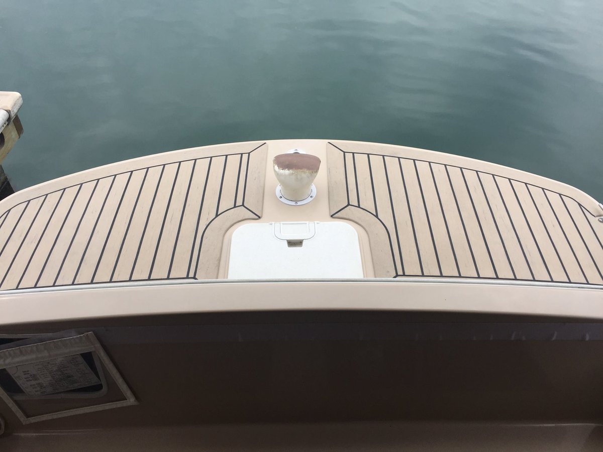 IntegratedMSys's tweet photo. This series is @PlasDECK Synthetic Teak Decking installed on a 22’ Duffy on Coronado island in Coronado, CA. Material used is Aged Teak with black lines. #integratedmarinesystems #marineflooring #plasdeck #duffy #yacht 
#ocean #flooring  #agedteak https://t.co/aPbbALDiw4