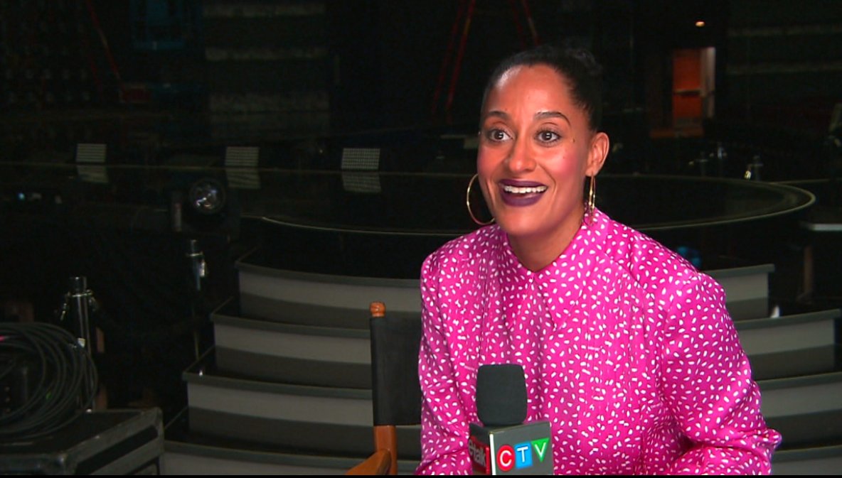WATCH: @TraceeEllisRoss says Canadians are always welcome at the #AMAs >>> bit.ly/2APe6Lp #etalk https://t.co/4mZiS4VFp2