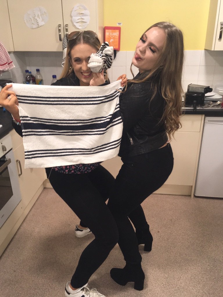 Katie_diggsxox's tweet photo. #CollegeCupFroebel ⚫️⚪️ https://t.co/EavrXogz6k