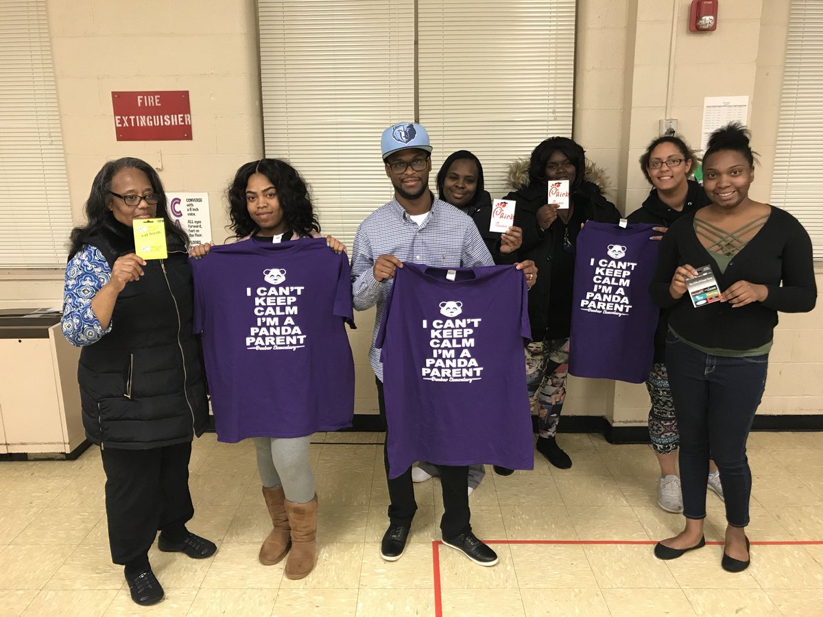 DunbarES's tweet photo. Our parent winners at our second #APTT night! #PresentParents @DunbarES @SCSK12Unified https://t.co/9IdSvCsVsy