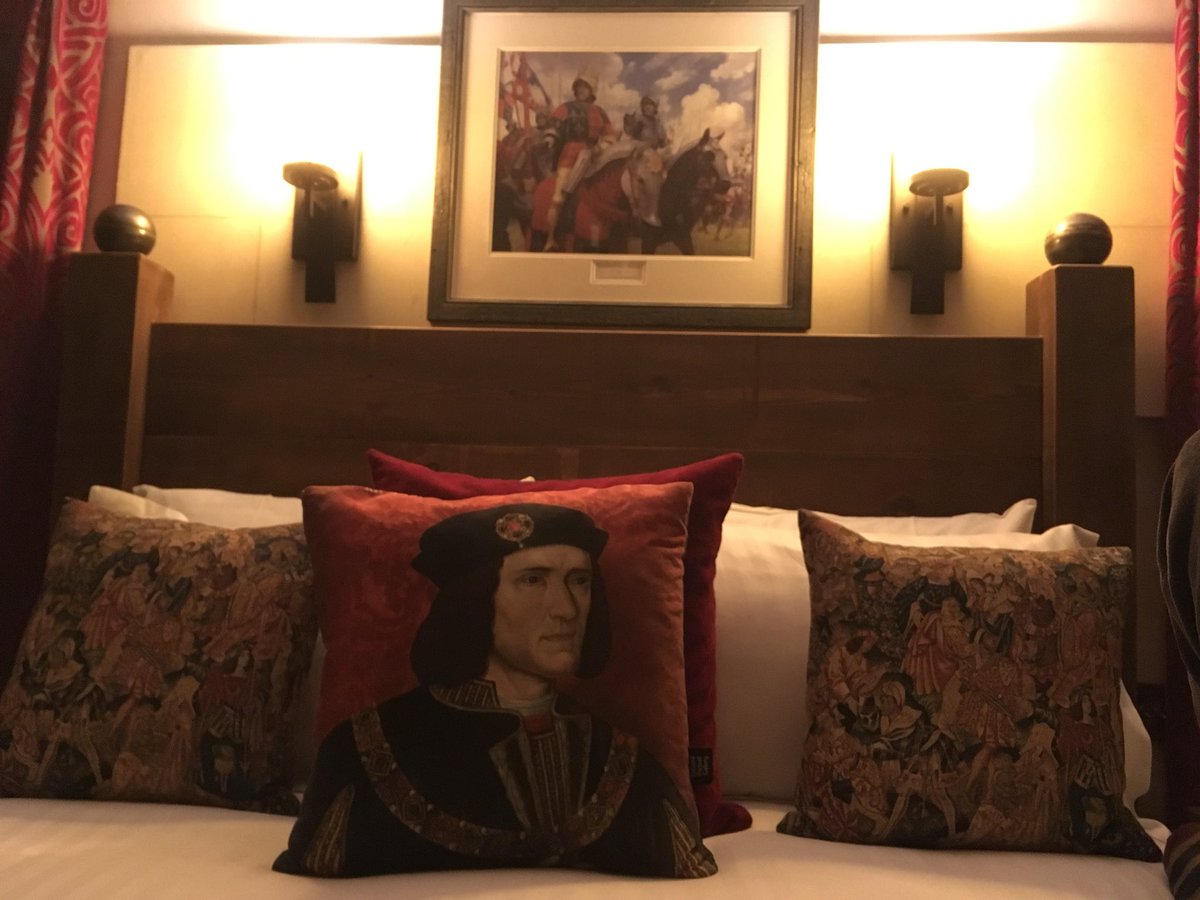philipreeve1's tweet photo. Something of a Richard the Third vibe in my Leicester hotel. .. https://t.co/C9mksNDKFp