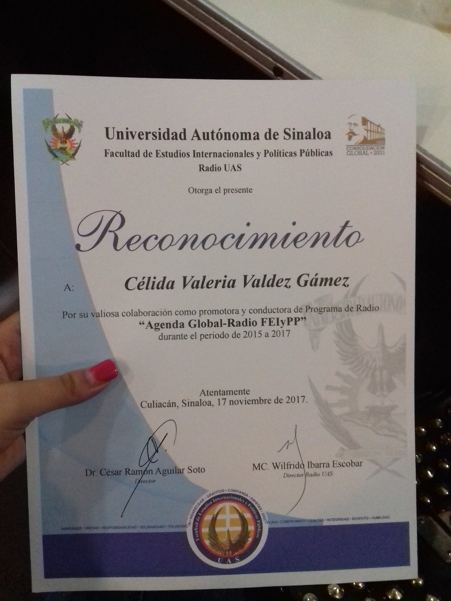 valeriavaldezg_'s tweet photo. Hasta hoy me cayó el veinte de que estoy cerrando etapas importantes en mi vida y me da mucha nostalgía pero se que lo mejor está por venir.
@Agendaglobal_  #RadioUAS #RadioFEIyPP https://t.co/w0BvqbDq21