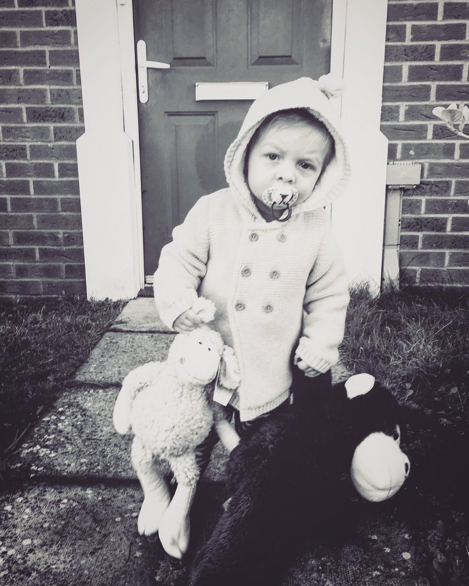 It’s cold outside and the winter coats were on #Freezing #wrapupwarm