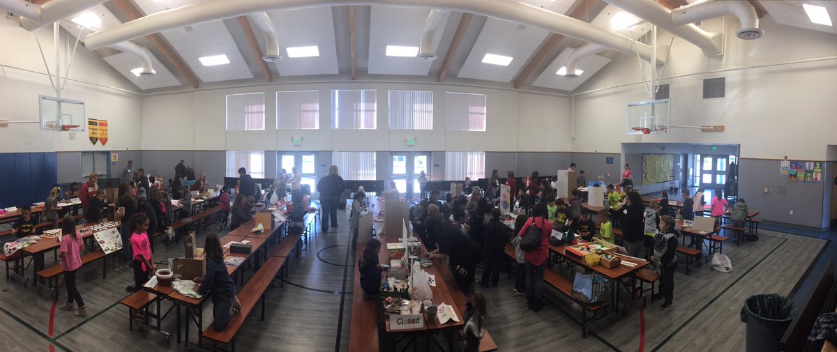 teacherjackson3's tweet photo. Market Day with 3rd graders!  They had so much fun being entrepreneurs and consumers.  I'm so impressed with their creative ideas for their booths! @teacherschmidt6 @TeacherHarless @rcsdfiddyment  @rcsdk8 https://t.co/AHuztbeRY2