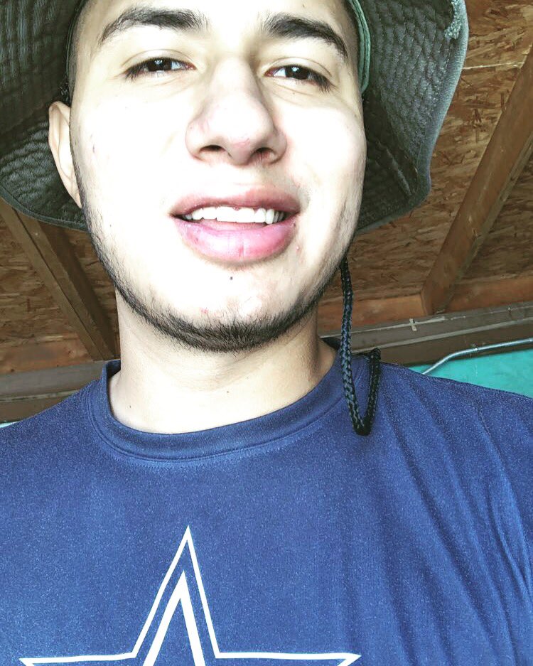 RickyBangz_'s tweet photo. Is it fishing season yet ? 😅🎣 https://t.co/0Oq3THlmmf