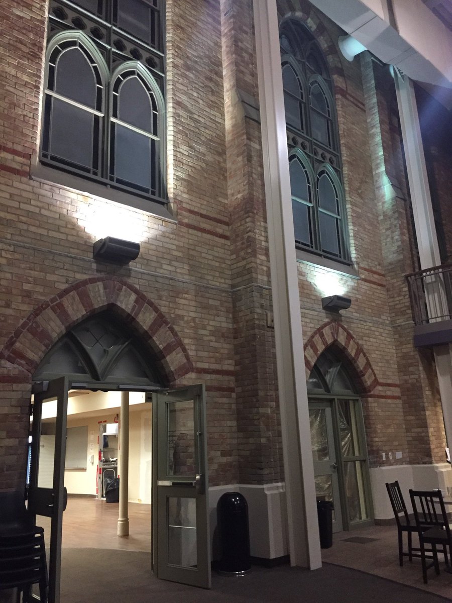 LDREC's tweet image. Beautiful venue at tonight’s @LondonEnviroNet #Sustainability Soirée event. Starts in 5 minutes!
513 Talbot St downtown #LdnOnt 
Event: facebook.com/events/1169682…