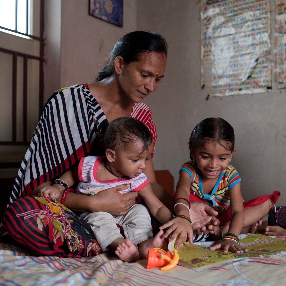 AKF_USA's tweet image. Reading to children is a critical part of early childhood development. That's why we're partnering with communities to establish mini-libraries for 100,000s of children. 📚
