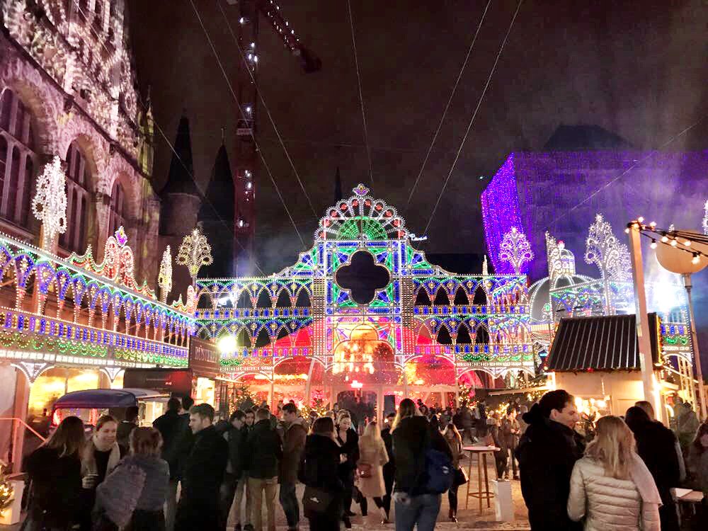 grossmuenster's tweet photo. Ok. The #newplacetobe in Zurich - besides our #oldplacetobe. 😉 Well done, #illuminarium &amp; @LMZurich! 👌❤️👍 #zürich #switzerland https://t.co/Yg7tqKV5UK