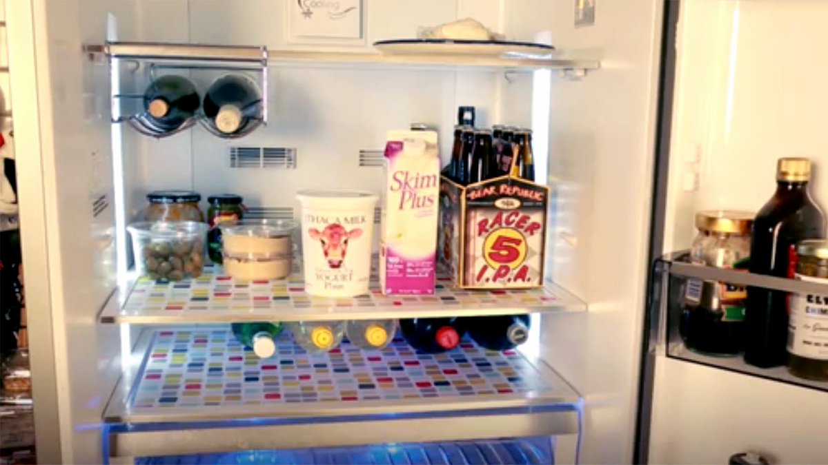 3 simple hacks to keep your refrigerator clean and organized today.com/home/refrigera…