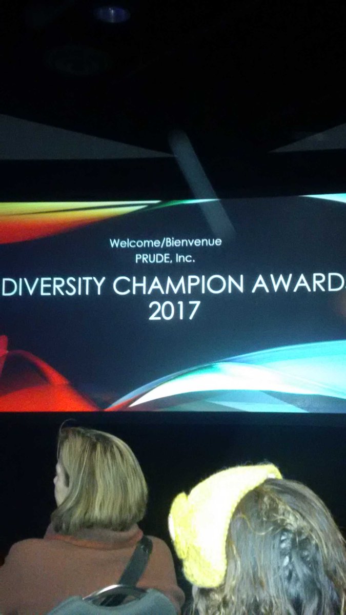 Nice big crowd at the Diversity Champion Award 2017 at the TCC. Here with @TrevorHolderNB &amp; <a href="/BillOliverNB/">Bill Oliver MLA</a> .