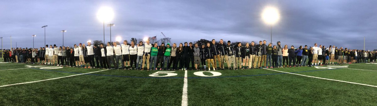 NotreDameBand's tweet photo. 87 seniors. Countless memories. 1 family. ☘️ #goirish https://t.co/c3SJifeIhv
