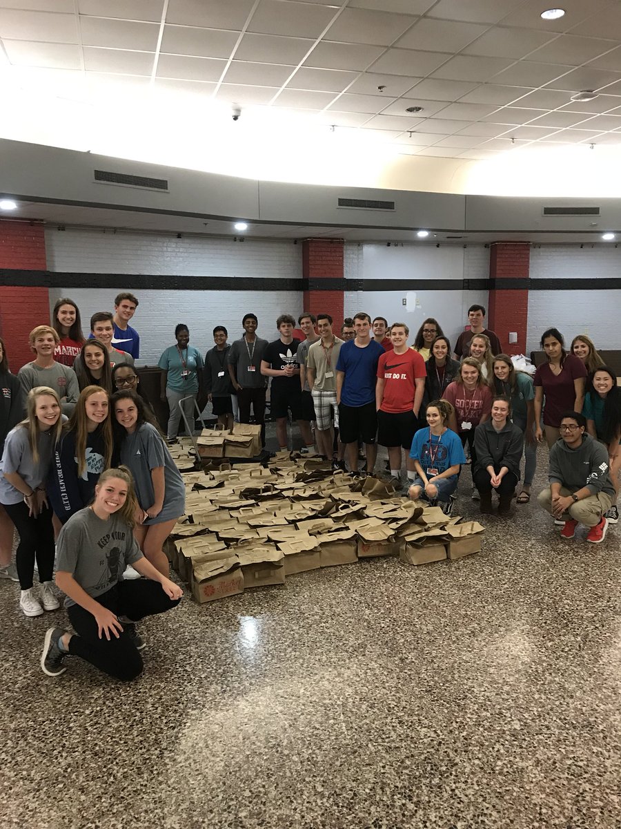 CoachNHouse's tweet image. It takes a village! Thank you FM citizens for 183 Meals! #MarcusInteract @Marcus_HS @MarketStreet_TX