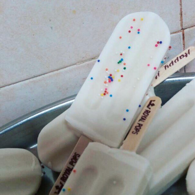 royalpops's tweet photo. Try our Coconut Pops this weekend at @lagoskidsrun #LPSFUNDAY @tasteofflagos #churchofassumptionfalomo and more🥥🥥😋 #royalpops https://t.co/z3Mm9bnQY4