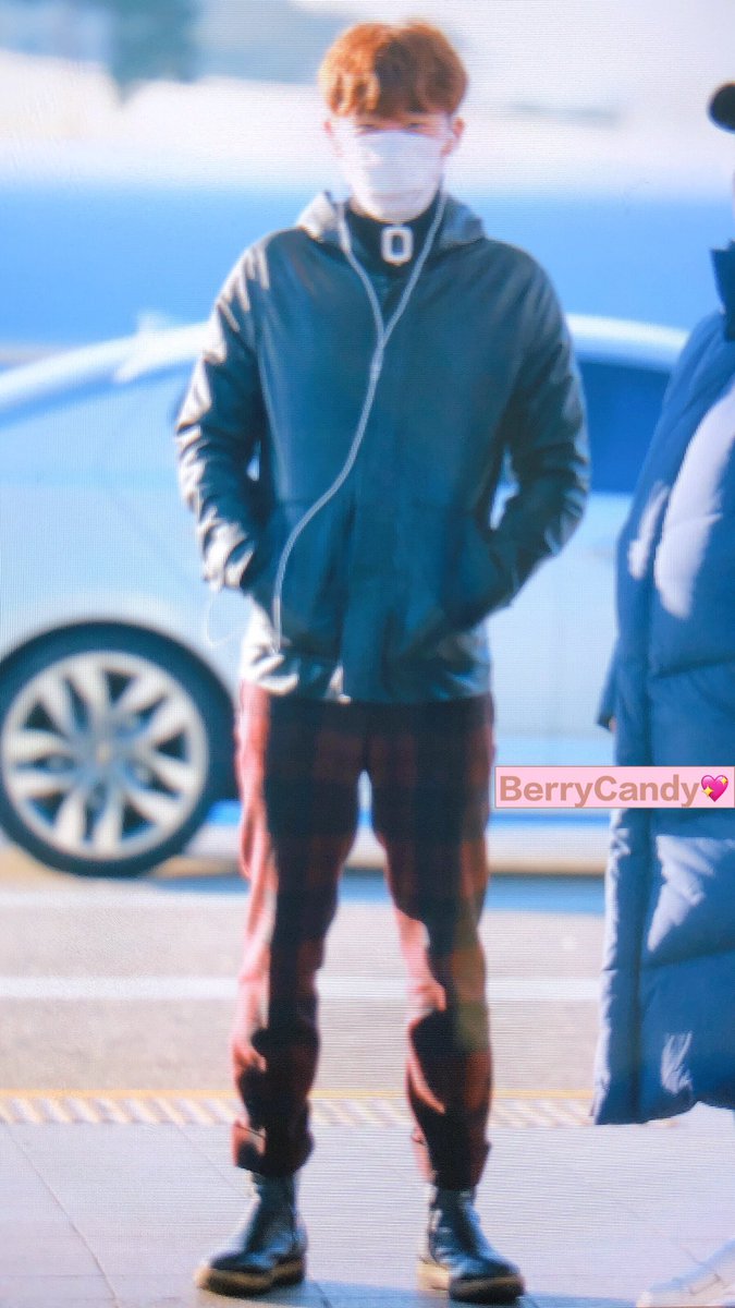 BerryCandy0428's tweet photo. 171118 인천출국 #성규 #Sungkyu 오빠 오랜만이에요ㅠㅠㅠ 오늘 도 여전히 멋있어요 💕 https://t.co/WKZiQFPY54