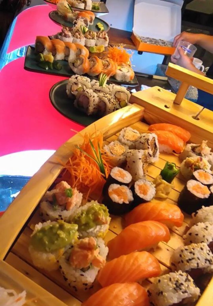 Kudasushi's tweet photo. Es viernes y #Kudasushi lo sabe! https://t.co/AiJJRtEIhU