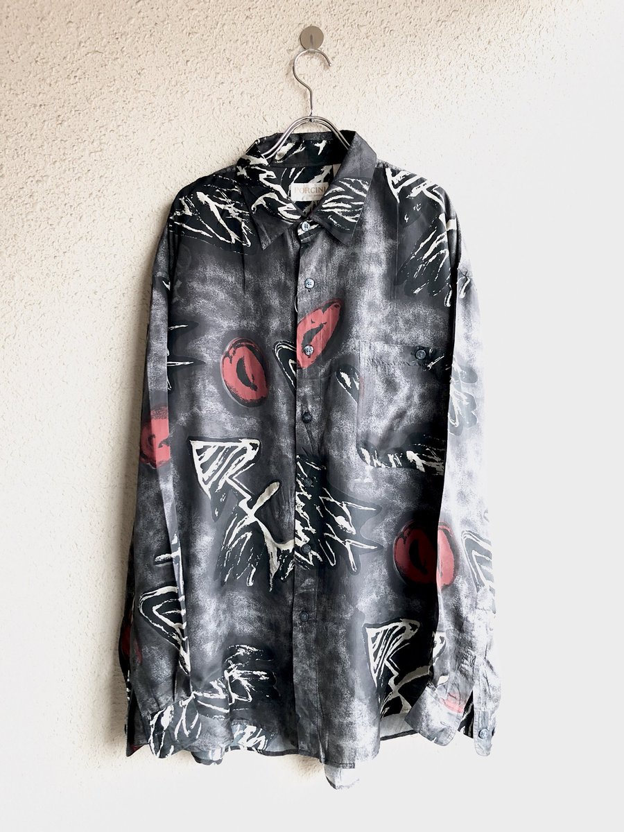 ragla_magla_s's tweet photo. RAGLA MAGLA 下北沢 

old "modern" silk  shirts

 ¥6,200(tax in)

#raglamagla #shimokitazawa #used #vintage #ラグラマグラ #下北沢 #下北 #古着屋 #古着 #shirts #pattern #patternshirts https://t.co/sdyzy9Yr5Q