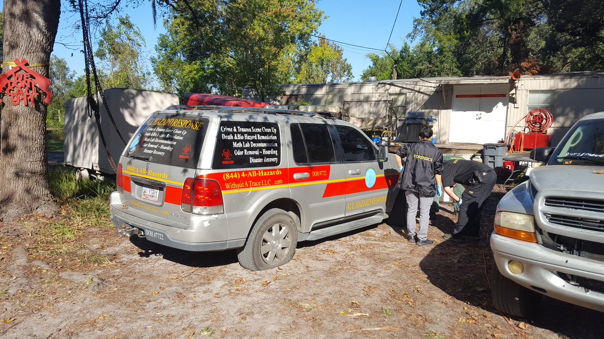 WithoutATraceFL's tweet photo. #REWARD last night felony vandalism occured at Station 1 Tampa First Responder Services Inc to several response vehicles  #REWARD for info leading to attest and conviction of perpetrator 844-4-All-Hazards  . @PascoSheriff @PascoFireRescue @StPetePD @fdlepio @HCSOSheriff https://t.co/ajorfz86qa
