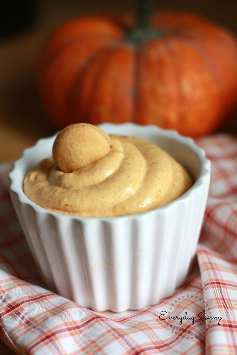 Everyday_Jenny's tweet photo. If you like easy and delicious desserts and love pumpkin pie then this dessert is for you! Perfect for Thanksgiving next week and individual servings make everyone feel special. https://t.co/Z8L4B2XOUh #recipe #thanksgiving #pumpkincheesecake https://t.co/rkXOctwWVr