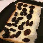 レーズントーストを作ろうと思ったら、レーズンが蘇ってしまった!
