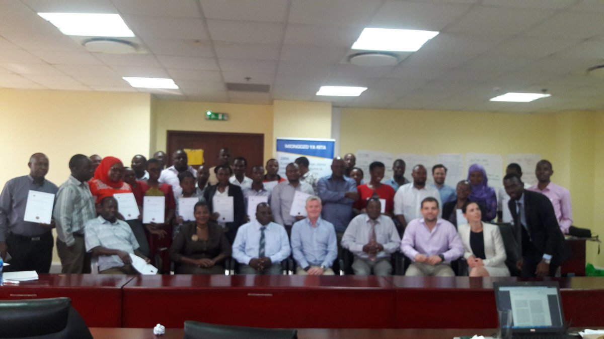 FUFUJID's tweet image. #TeamPhoto #Jana after the #OneWeekDataWranglingWorkshop in #Dar #PORALG #PMODMD #MLHHHSD #MHCDEC #DarMCs #DCC #MOWI #MWTC #NBS #TCRA @OrdnanceSurvey @WBG_ICT