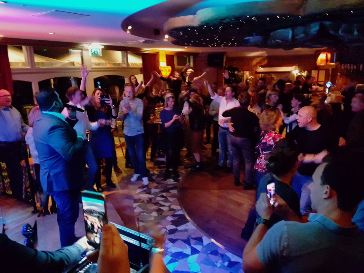 richardpot's tweet photo. Weer een prachtig feest @schijndel #nachtegaal met @fduijts #50jarigebruiloft #dpsaudio https://t.co/hmmdhUWifN
