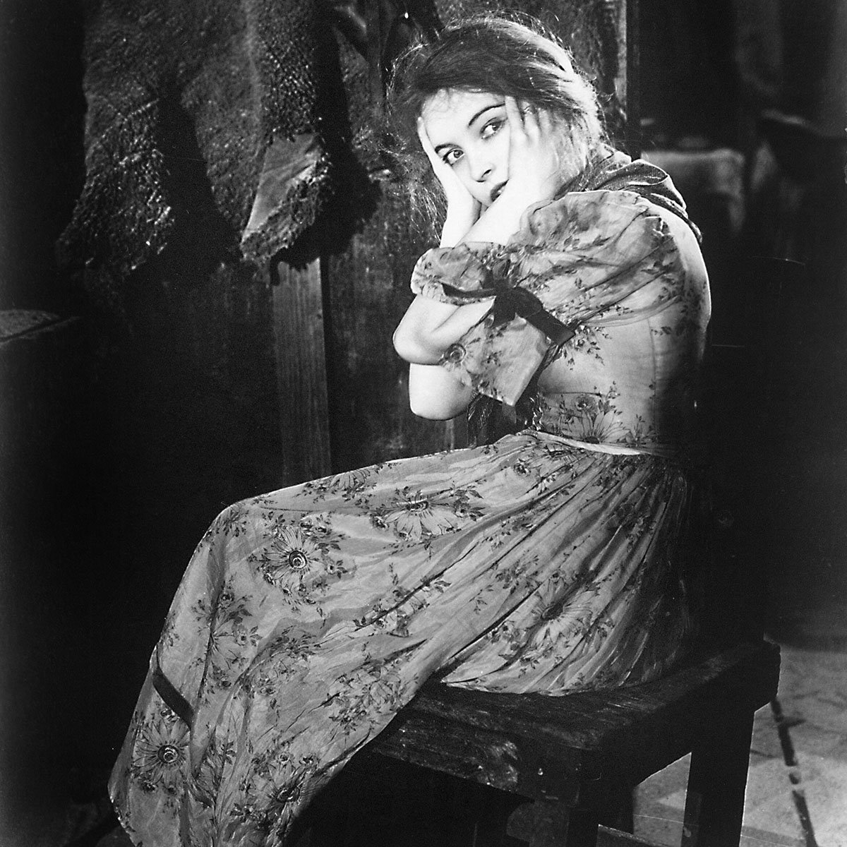 Lillian Gish in Victor Sjöström's THE WIND ('28). pic.twitter.com...