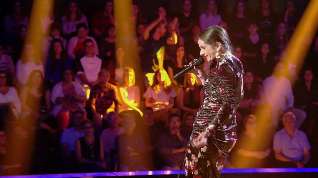 MusicTelecinco's tweet photo. 📹 #AsaltoLaVoz ¡Energía y locura! La actuación de @MiahLoraLaVoz ha sido impresionante https://t.co/pzWdvLLzHN https://t.co/OgHYPgeOHo