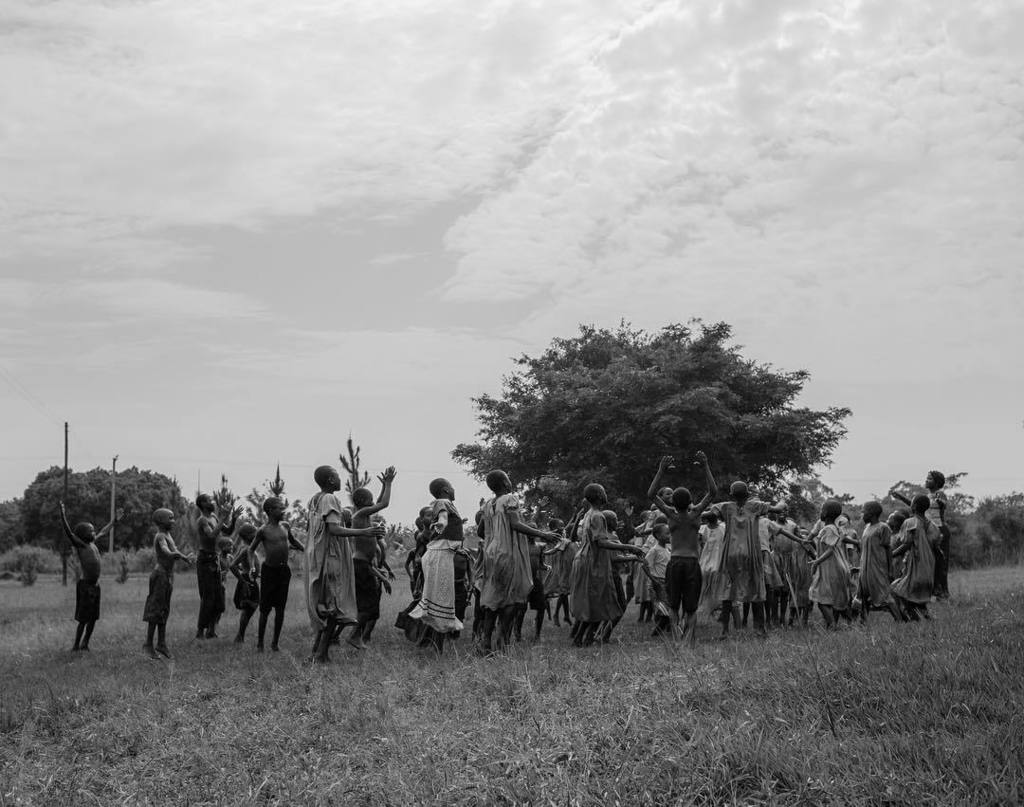 benkatzler's tweet photo. Playtime, Masindi
.
.
.
.
#uganda #africa #ugandanchildren #ugandaeducation #redeartheducation #inclass #betterteachingbetterlearning #wearegrryo #differentworld #blackandwhitephoto #photographer #photographerlife #photography #instagood #blackandwhiteis… https://t.co/QFVPdINYwE https://t.co/niI3iFIWOr