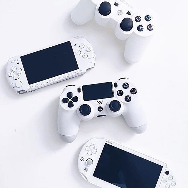 PureAlphaD's tweet image. Reposting @theodoros_kyp:
What games are you playing today?! Photo 📸 by @eerie_silence .
.
#gamersofinstagram #gamestagram #instagamer