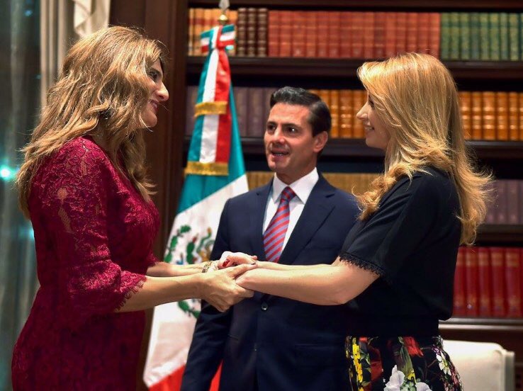 EIMexicano's tweet photo. Tu cara de felicidad cuando conoces a la protagonista de ¿Y donde estan las rubias?😂 https://t.co/uz3Eys3X6t