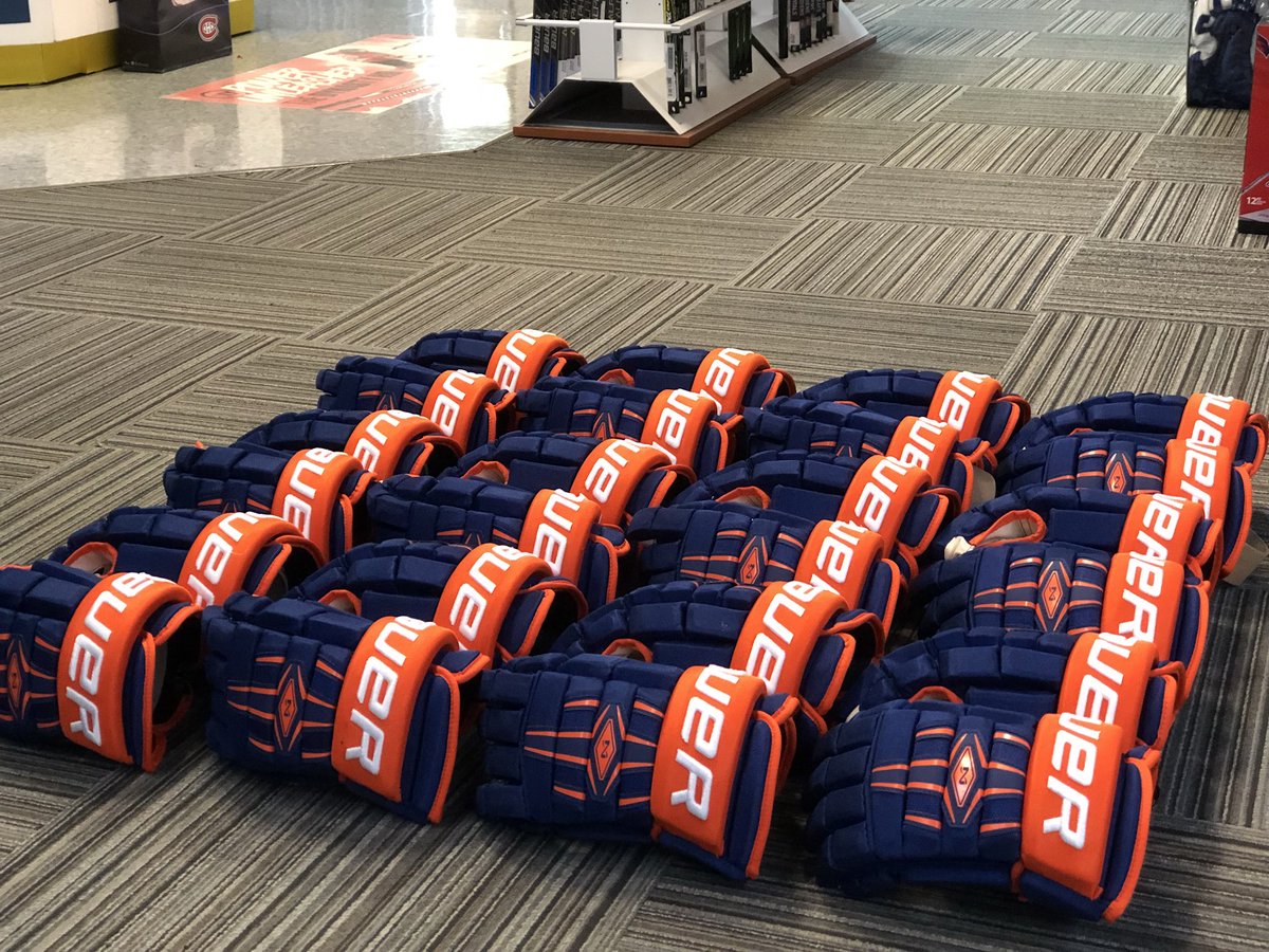 DoironSports's tweet photo. Samuel Du Champlain will be looking good tomorrow!! Custom Nexus Pro Team Mittens! @BauerHockey @SportsExcelCorp https://t.co/ymfzlDa6ZI