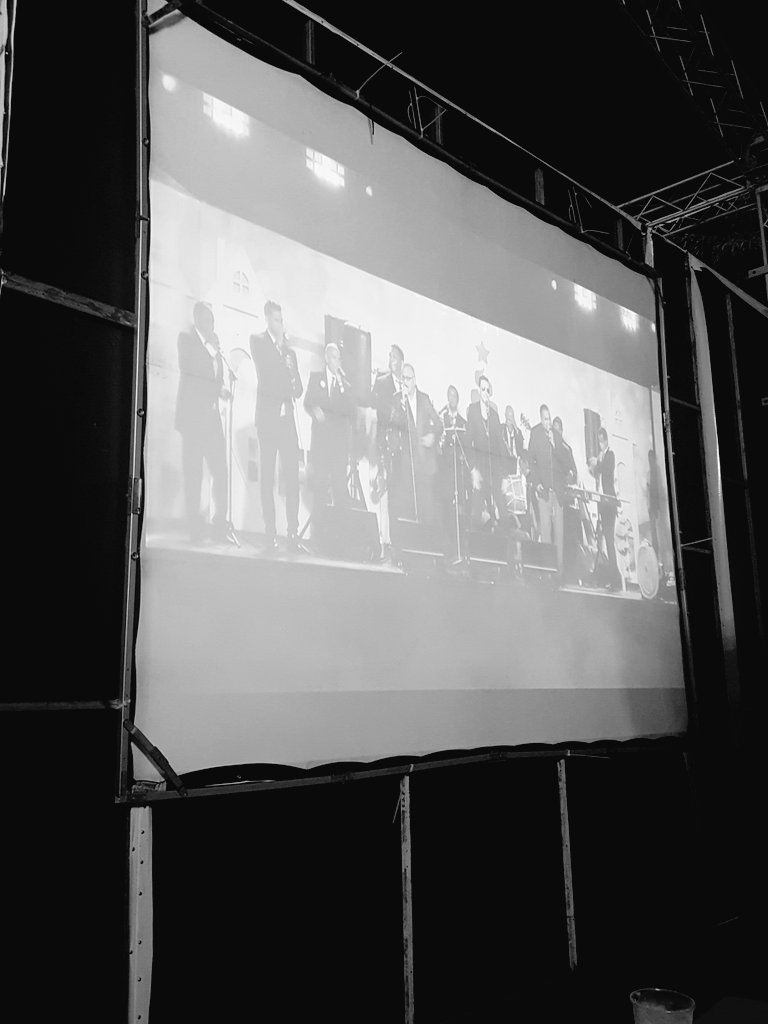 PochyFamiliaRD's tweet photo. #cocotuses Ya arrancó el Reencuentro de La Coco en la fiesta de @ClaroRD #Reencuentrococotú #PeroConCoco #LaCoco #LaCocoBand #backstage https://t.co/cGYCOMC2rn