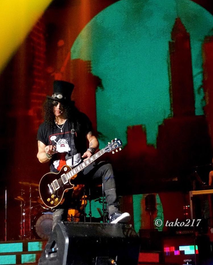 PilarChiesa's tweet photo. @gunsnroses @axlrose @slash @DuffMcKagan #Notinthislifetimetour2017
#boxcenter #Rockthebok #Tulsa #Oklahoma 📸 @tako217 https://t.co/K5sEgGQjzc