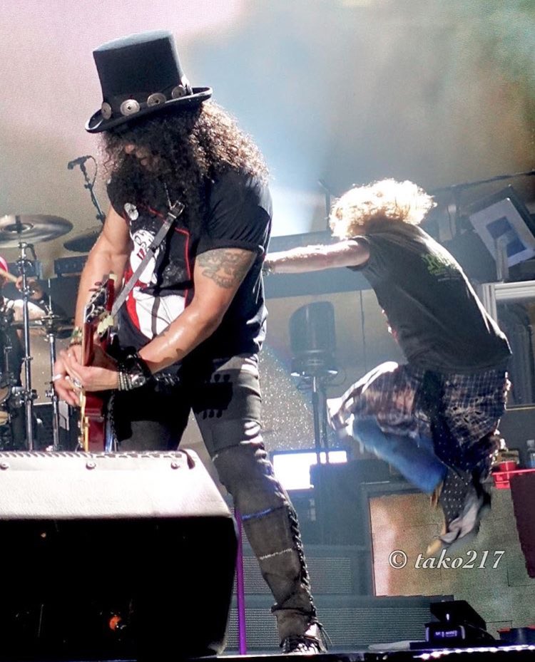 PilarChiesa's tweet photo. @gunsnroses @axlrose @slash @DuffMcKagan #Notinthislifetimetour2017
#boxcenter #Rockthebok #Tulsa #Oklahoma 📸 @tako217 https://t.co/8XOGa8IKXj