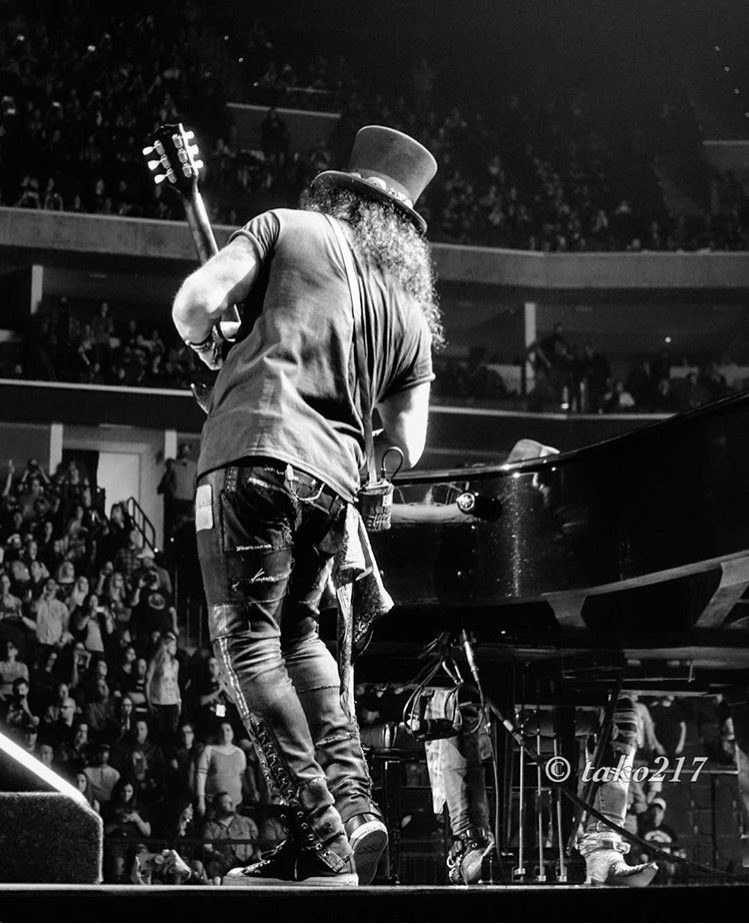 PilarChiesa's tweet photo. @gunsnroses @axlrose @slash @DuffMcKagan #Notinthislifetimetour2017
#boxcenter #Rockthebok #Tulsa #Oklahoma 📸 @tako217 https://t.co/ois6fUfb0s