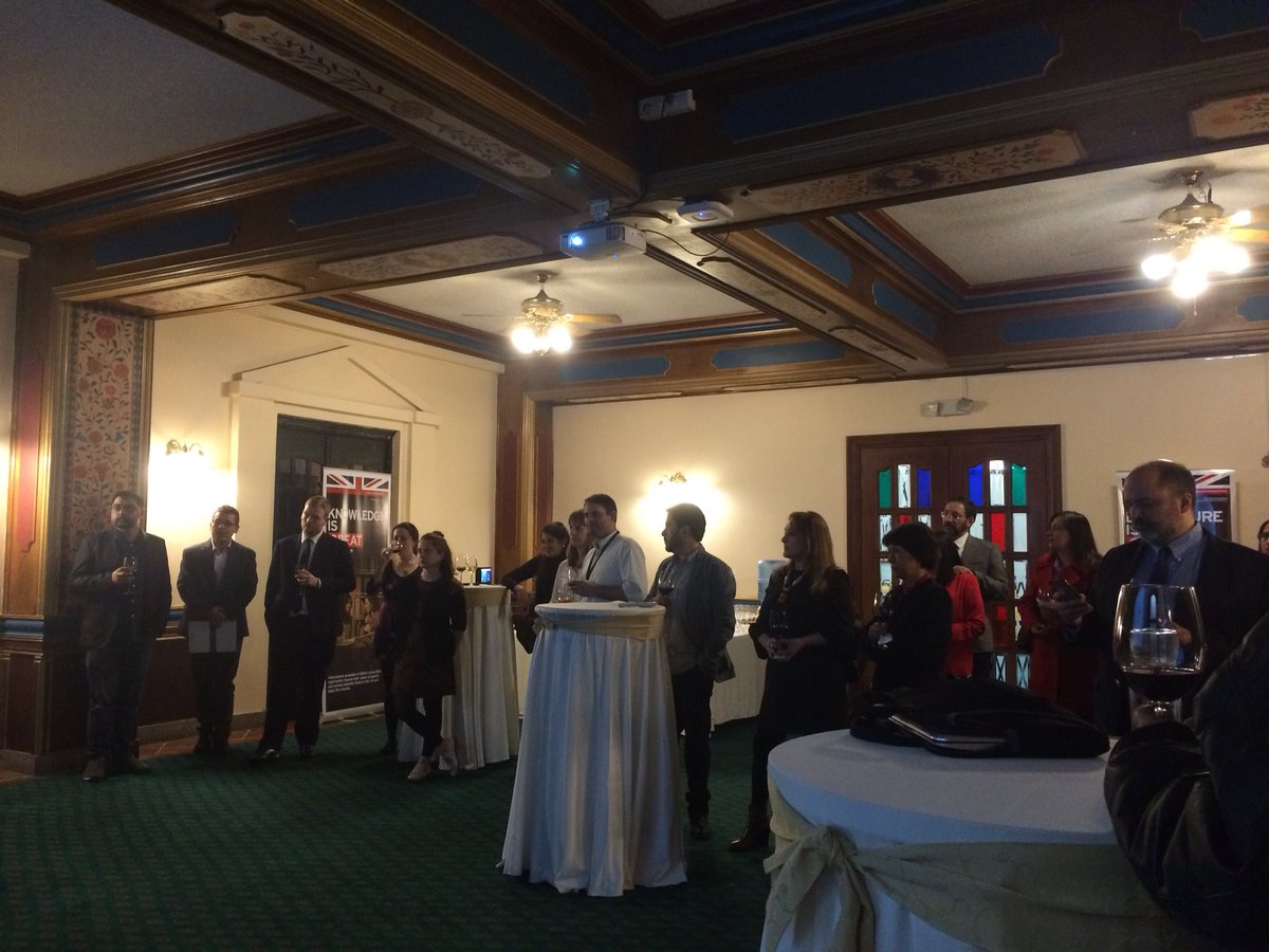 TorresSophy's tweet photo. Lanzamiento de la red de periodistas de investigación graciad a la embajada británica @FOPE @USFQ_Ecuador #PerDebate17 https://t.co/WLXSkwNGhO