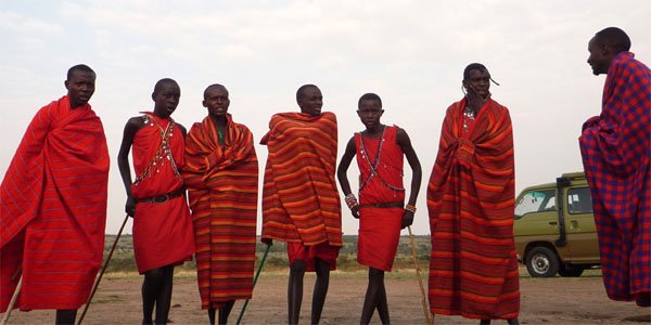 カンガ屋 Katikati カティカティ Twitter પર お客様の声 マサイブランケット 生地も厚手で良く まとうと暖かいです 気に入りました マサイ族の方たちの格好が素敵でいつか真似してみたいと思っていました マサイ族 民族衣装 T Co Mcu2pkdrw5
