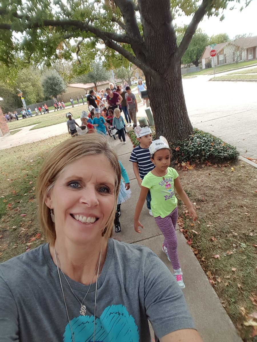 debbyschmucker's tweet photo. Little turkeys ready for the CLP turkey trot!!  #clpfun #rockwallprek #itsthanksgivingtime https://t.co/zieuybk4OU