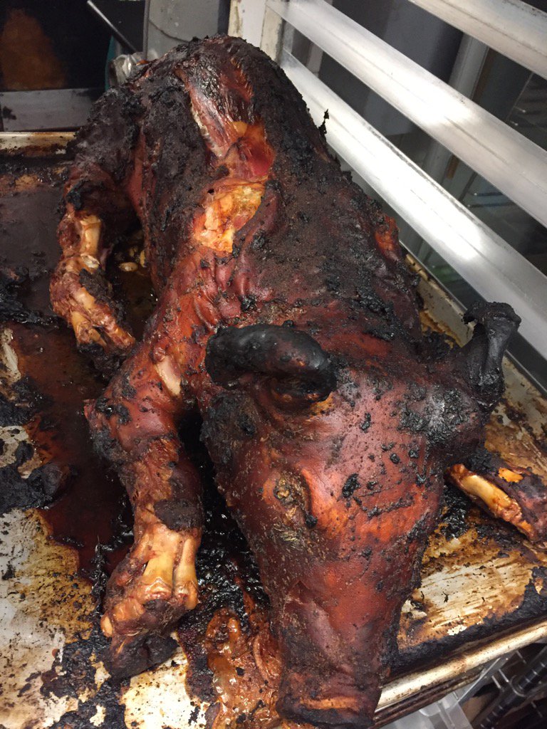 fernandes_alvin's tweet photo. This little piggy will make many people happy at Alvinandfriends!!!! https://t.co/MbeVfDuhzg
