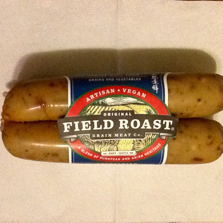 Butterfly329's tweet photo. Discovered a soup recipe that includes @FieldRoast Italian Sausage. Figured I would give it a shot. #FoundMyFieldRoast as well as the Celebration Roast at @MarianosMarket in #Chicago. Oh - and Happy Anniversary, Field Roast! #Vegan https://t.co/bOwjBdAL7Y
