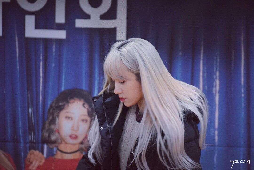 ____YEON____'s tweet photo. 171117 영등포 팬사인회 
여신아닌?!
#EXID #하니  #안희연 #hani https://t.co/jXt2aaM1sC