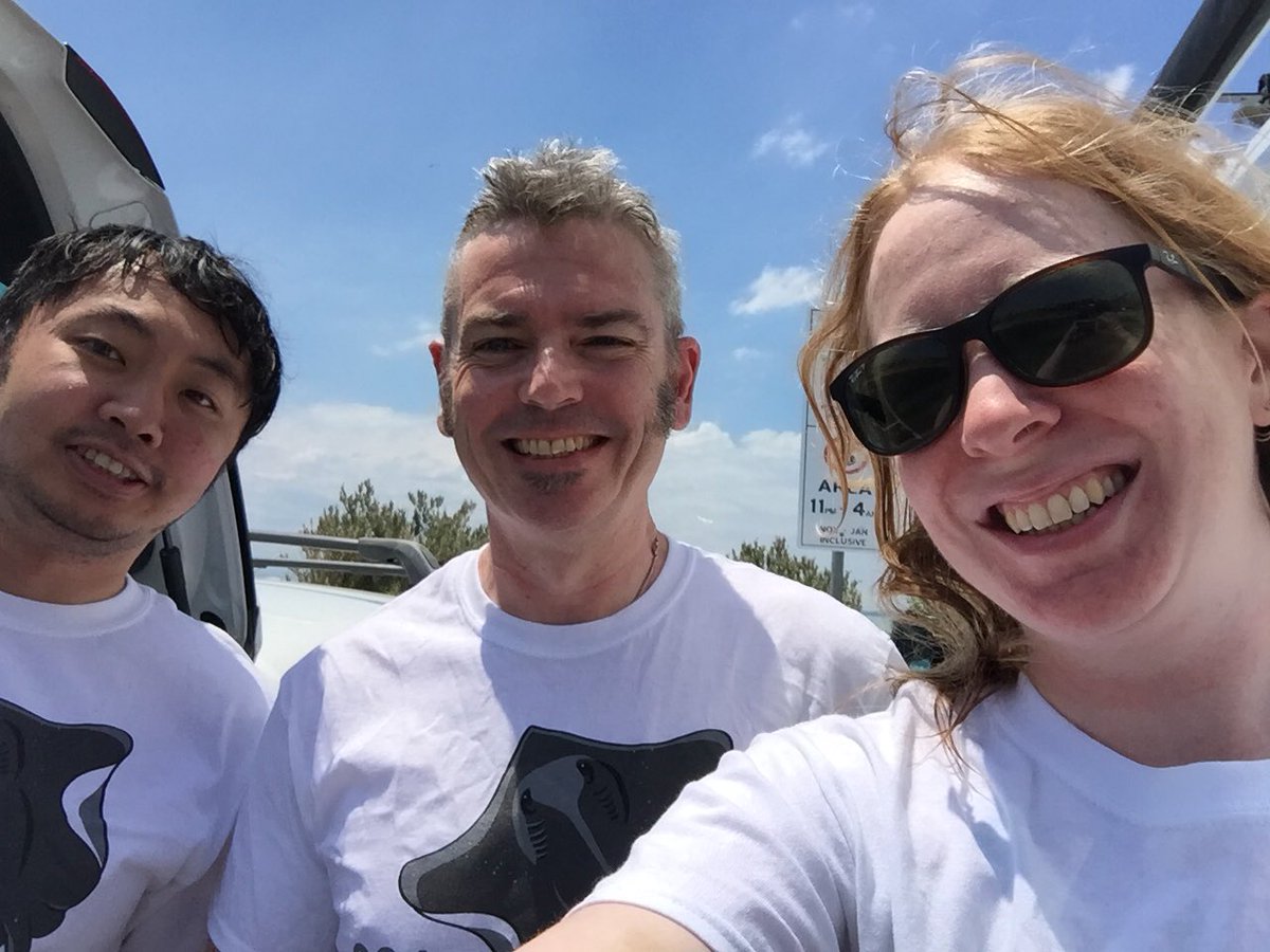 Kate_Biscuit's tweet photo. What a fabulous day to count fish! Three huge black rays, two seahorses, and a very playful large octopus at Rye pier! #fishcount #greatvictorianfishcount https://t.co/Yq5OCg0Ijh