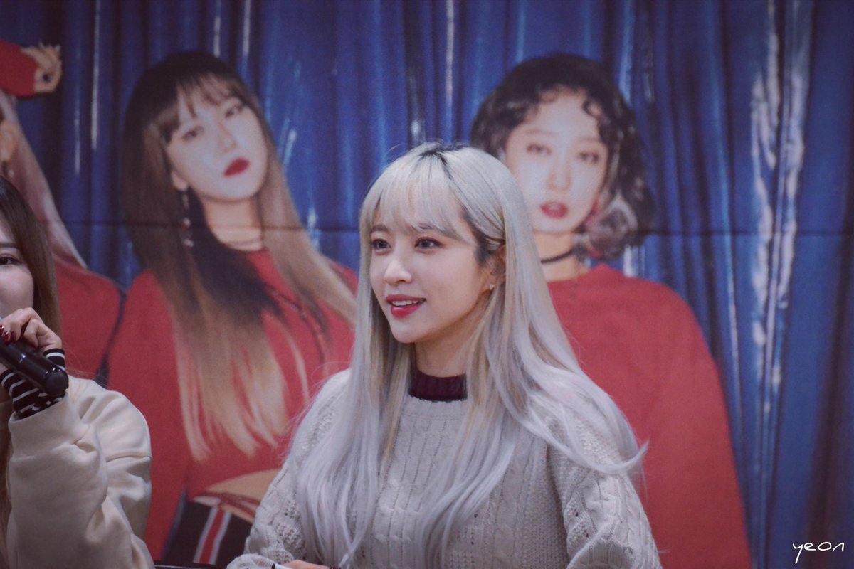 ____YEON____'s tweet photo. 171117 영등포 팬사인회 
만날수있는게내행운이다
#EXID #하니  #안희연 #hani https://t.co/ysZRC3R6EO